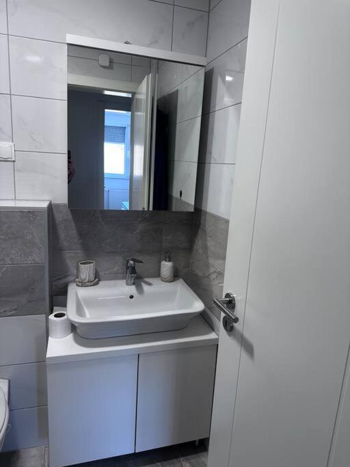 Apartman Pionirska Dolina SJJ Buitenkant foto