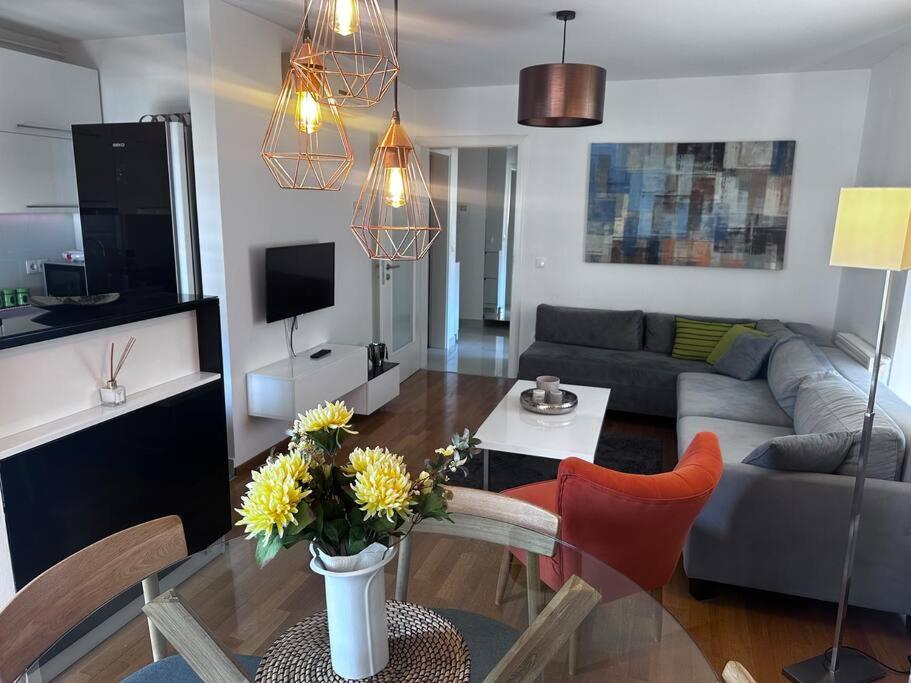 Apartman Pionirska Dolina SJJ Buitenkant foto